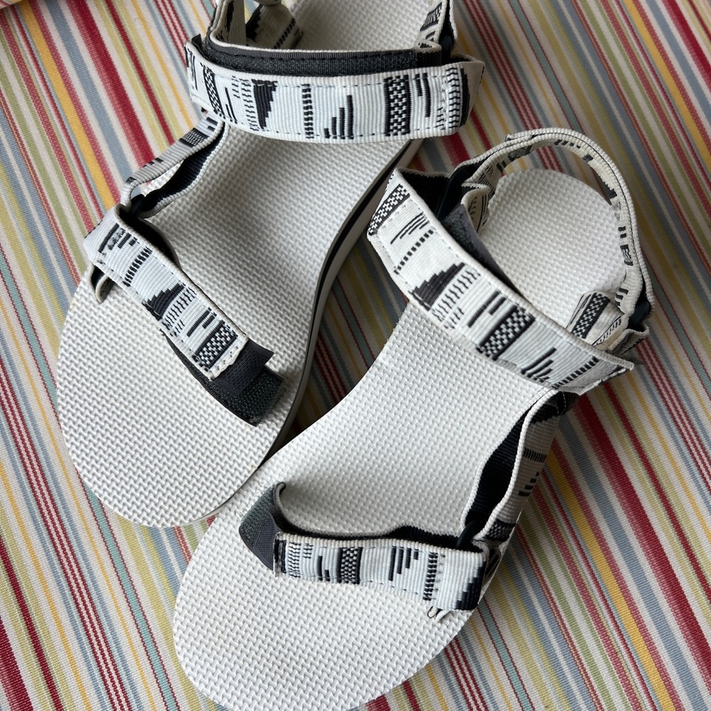 Teva platform Black and White Sandals - Picture 6 of 7